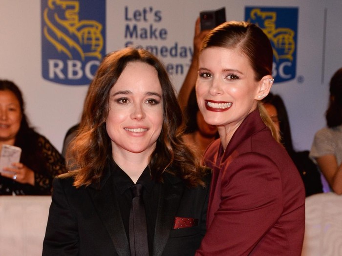 Actresses Ellen Page (L) and Kate Mara attend the premiere of My Days of Mercy during the 2017 Toronto International Film Festival September 15, 2017, in Toronto, Ontario. / AFP PHOTO / VALERIE MACON        (Photo credit should read VALERIE MACON/AFP via Getty Images)