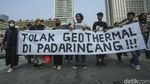 Ada Ular Sampah Raksasa di Hari Lingkungan Hidup Bundaran HI