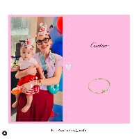 Ayu Ting Ting terlihat imut memakai seragam SD dan membawa botol minum sambil menggendong keponanakannya. Gayanya ini membuat salah fokus karena gelang yang dikenakannya. Menurut unggahan Ayutinting Outfit, pelantun lagu Alamat Palsu itu tampil dengan gelang Cartier seharga Rp 53 juta. Foto: Dok. Instagram