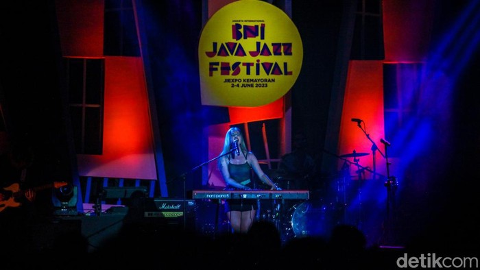Solois asal Kanada, Stacey Ryan membius penonton pada hari kedua BNI Java Jazz Festival 2023 di JIExpo Kemayoran, Jakarta, Sabtu (3/6/2023).