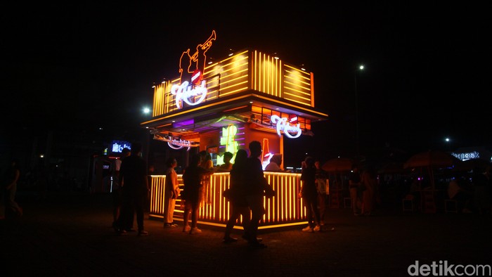 Kemeriahan lounge karaoke di BNI Java Jazz Festival 2023.