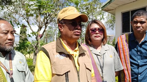 Bupati TTS saat diwawancarai di lokasi vaksin rabies yakni Kelurahan Kota Soe dan Kelurahan Cendana, TTS, NTT.