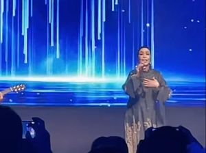 Chintami Atmanegara Dipaksa Nyanyi Lagi di Panggung Konser Usai 35 Tahun Vakum