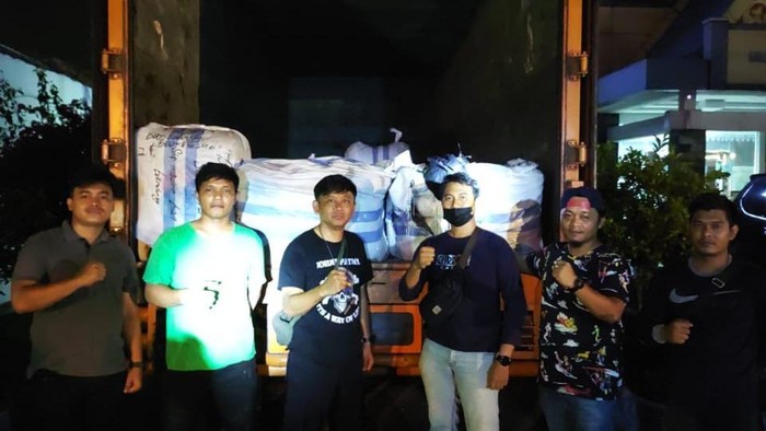 Deninteldam I/BB mengamankan 22 bal baju bekas di Batu Bara