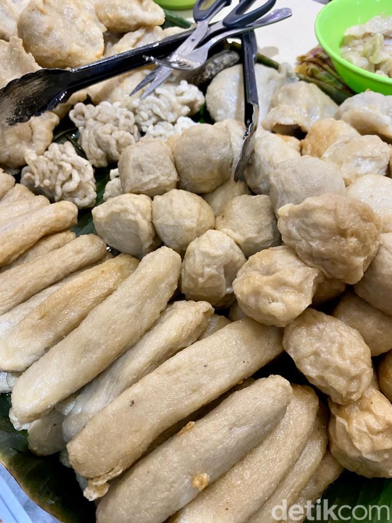 Di 'Asian Street Food' Bisa Jajan Nasi Pedas Bali hingga Es Goyang