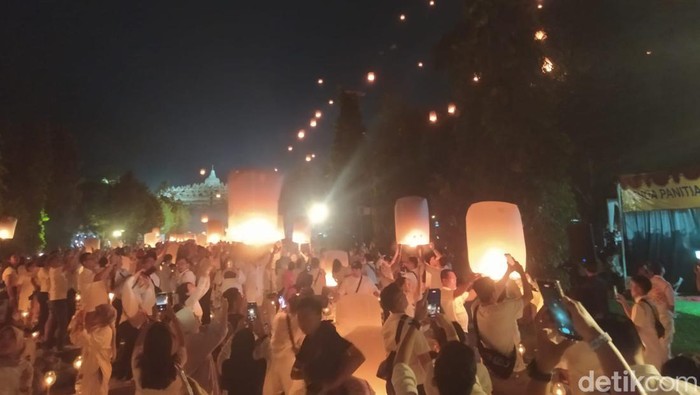 Festival Lampion Waisak di Candi Borobudur, Minggu (4/6/2023).