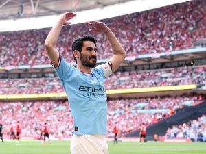 Kenapa Guendogan Baru Dapat Medali Juara Piala FA Belakangan?
