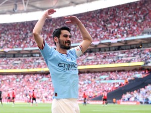 Ilkay Guendogan Resmi Jadi Pemain Baru Barcelona