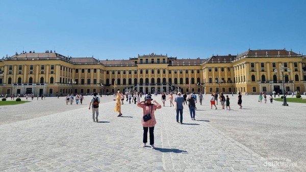 Indahnya Beragam Bagunan Kuno di Kota Wina Austria