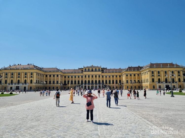 Indahnya Beragam Bagunan Kuno di Kota Wina Austria