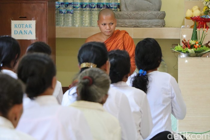 Ada Kampung Buddha terpencil di Ponorogo, perbatasan Jatim-Jateng. Tepatnya di Dusun Sodong, Desa Gelang Kulon, Kecamatan Sampung.