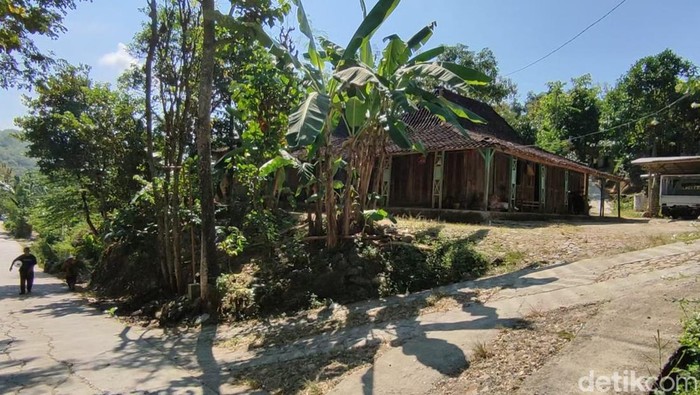 Ada Kampung Buddha terpencil di Ponorogo, perbatasan Jatim-Jateng. Tepatnya di Dusun Sodong, Desa Gelang Kulon, Kecamatan Sampung.
