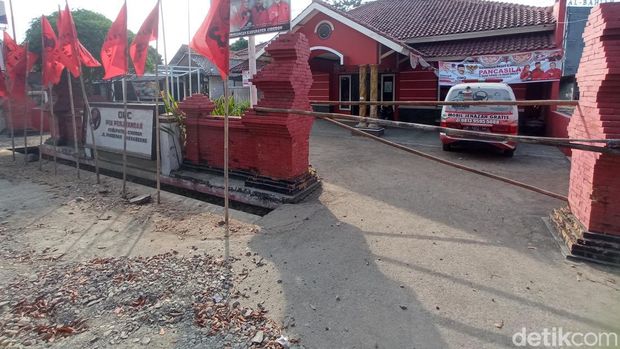 Kantor DPC PDI Perjuangan Kabupaten Cirebon Disegel