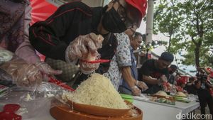 Keseruan Lomba Parut Keju di Serpong, Peringati Hari Keju Sedunia