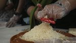 Keseruan Lomba Parut Keju di Serpong, Peringati Hari Keju Sedunia