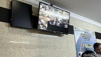 Di bangsal jiwa monitor CCTV juga berjaga 24 jam. Foto: Meliyanti Setyorini