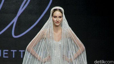10 Koleksi Gaun Pengantin Etiquette White, Busana Sesuai Karakter Tubuh