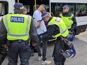 Final Piala FA: Suporter City Pukul Youtuber, Fans MU Ditangkap Polisi