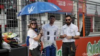 Balap Formula E dibuka dengan sesi latihan bebas pukul 8 pagi, lalu kualifikasi untuk menentukan posisi start balapan akan pukul 10.40 WIB. Dilanjutkan dengan balapan pertama pukul 15.03 WIB hingga 16.30 WIB. 
