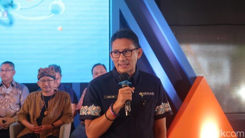 Menparekraf Sandiaga Salahuddin Uno saat memberikan keterangan di Kabupaten Gunungkidul, Minggu (4/6/2023).