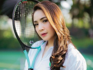 Nagita Slavina Nurut Suami Ikut Pertandingan Tenis