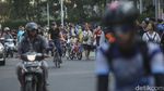 Potret Warga Antusias Olahraga di Bundaran HI Meski CFD Ditiadakan