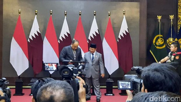 Prabowo Bertemu Menhan Qatar