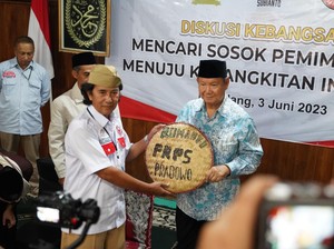 Dipimpin Hashim, Relawan Prabowo Sambangi Ponpes Suryabuana