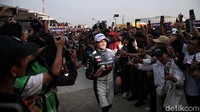 Lalu posisi ketiga ada pebalap Jaguar TCR Mitch Evans dengan catatan waktu 45 menit 15, 763 detik.