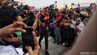 Poisis kedua ada pebalap Avalanche Andretti Jake Dennis dengan catatan waktu 45 menit 00,107 detik.