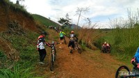 Jalan terjal menguras tenaga