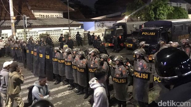 Situasi terkini massa tawuran di Tamsis Jogja, Minggu (4/6/2023) pukul 21.00 WIB.