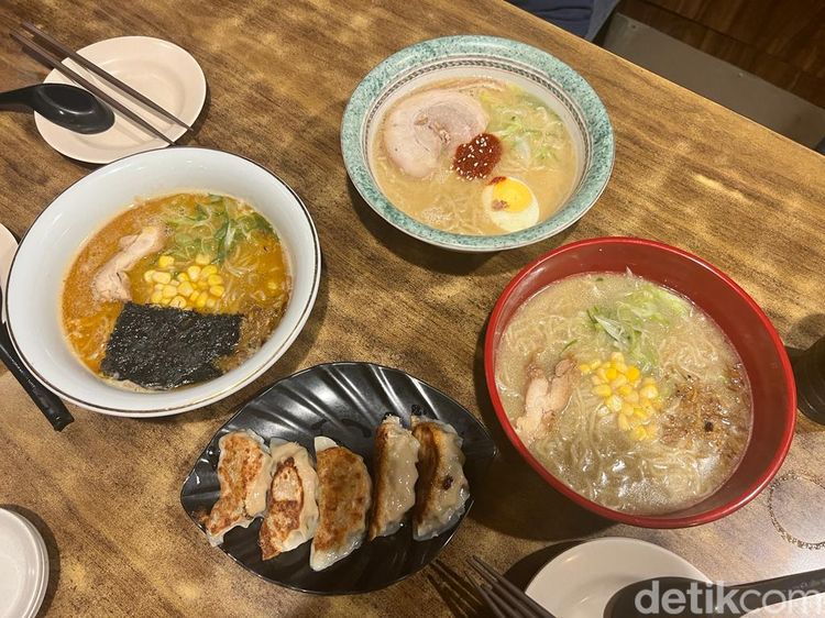 Slurpp! Nikmatnya Ramen Kaldu Ayam dan Kaldu Babi Otentik di Blok M