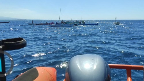 Suasana pencari korban tenggelam di Pantai Tanjung Menangis Lombok Timur, Minggu siang (4/6/2023). Foto: istimewa.