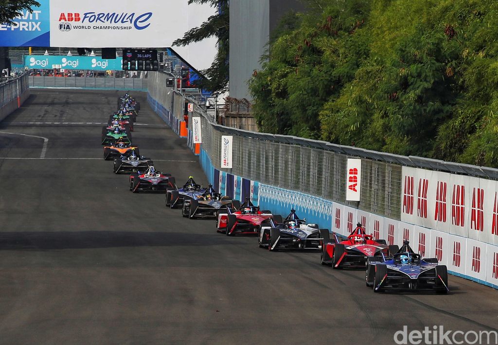 Wusss… Serunya Balapan Formula E Jakarta 2023 Seri 11