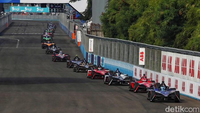 Wusss… Serunya Balapan Formula E Jakarta 2023 Seri 11