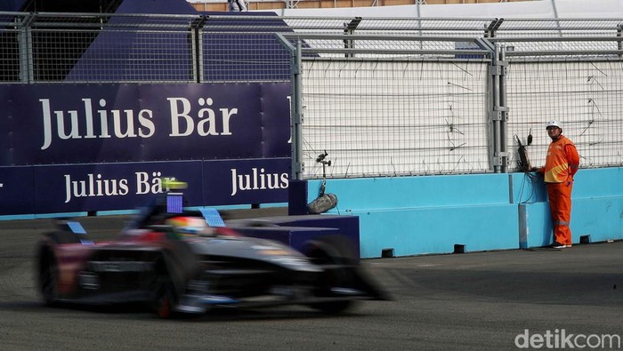 Wusss… Serunya Balapan Formula E Jakarta 2023 Seri 11