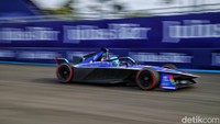 Pebalap Maserati MSG Racing itu memimpin jalannya race. 