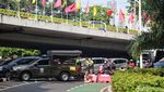 Ada Demo Nakes, Jalan Gatot Subroto Depan DPR Macet