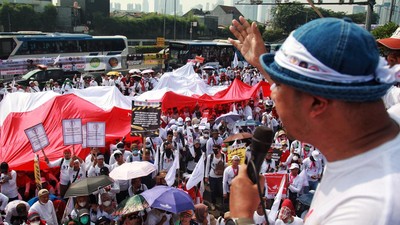 Aksi Nakes Geruduk DPR, Tolak RUU Kesehatan