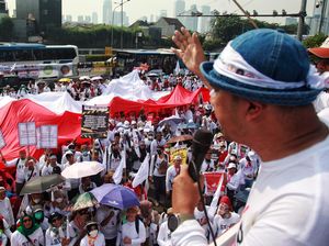 Aksi Nakes Geruduk DPR, Tolak RUU Kesehatan