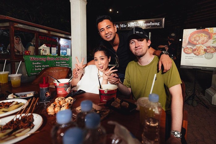 Alan Walker cicip kuliner Indonesia