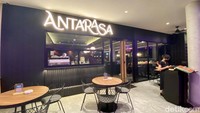Antarasa salah satunya berlokasi di One Satrio, Kuningan. Mengusung konsep modern Indonesian food dan all day dining, restoran ini buka sejak pagi.