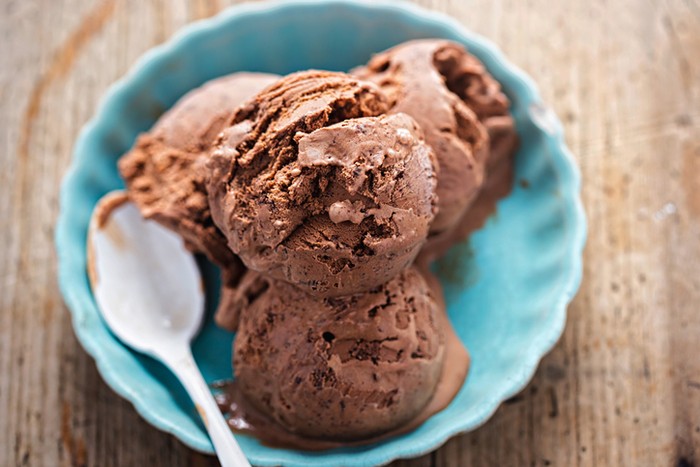 Beri Resep Es Krim untuk Anak yang Sakit Tenggorokan, Dokter Ini Dipecat