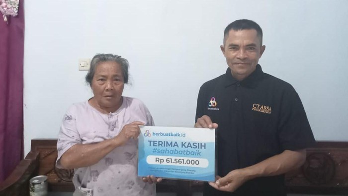 Mbah Paniyem dan anaknya sudah punya rumah baru berkat donasi dari sahabat baik. Donasi tersebut juga dipakai untuk modal usaha dan membeli perabot baru.