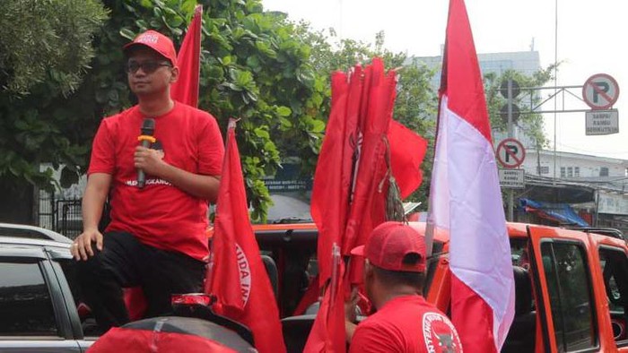 BMI Jakarta Konsolidasi Pemenangan Ganjar Pranowo Banteng Muda Indonesia (BMI) DKI Jakarta gelar konvoi konsolidasi di Jakarta, Minggu (4/6/23). Acara ini dalam rangka pemenangan Ganjar Pranowo.