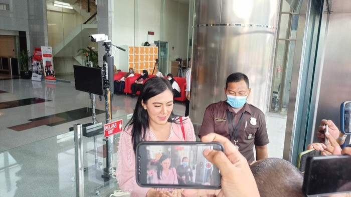 Brigita Manohara di KPK (Adrial-detikcom)