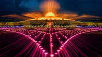 Pemandangan menakjubkan Kuil Wat Phra Dhammakaya selama upacara memperingati Hari Waisak, perayaan tahunan kelahiran, pencerahan dan kematian Buddha, di Provinsi Pathum Thani di luar Bangkok, Thailand (3/6/2023).  