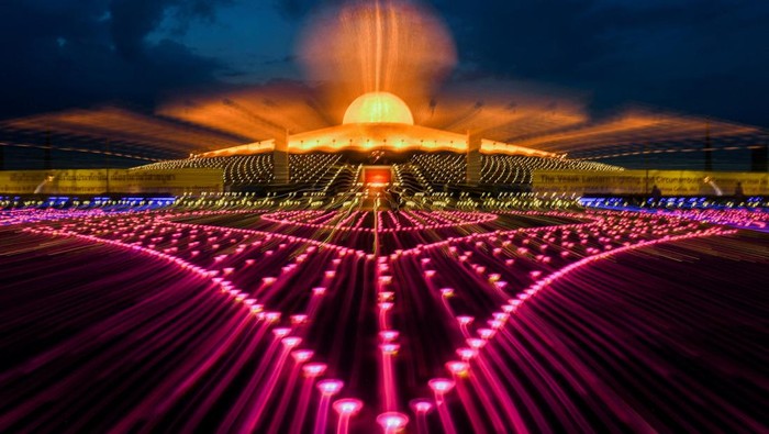 A view of Wat Phra Dhammakaya temple during a ceremony commemorating Vesak Day, an annual celebration of Buddha's birth, enlightenment and death, in Pathum Thani province outside Bangkok, Thailand, June 3, 2023. REUTERS/Chalinee Thirasupa     TPX IMAGES OF THE DAY