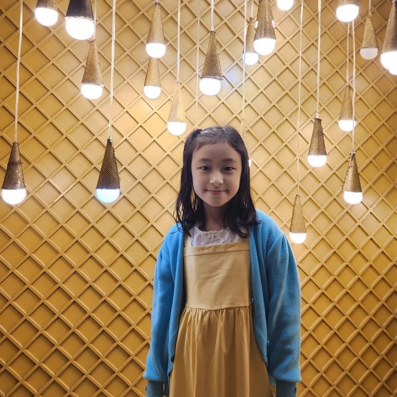 Chatrine Liu berusaha menyeimbangkan karier di dunia musik dengan sekolah.